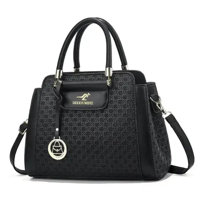 LARGE CAPACITY SHOULDER BAG